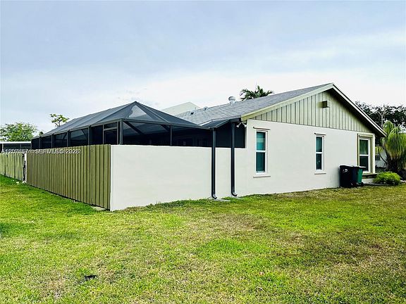4th image of 11942 SW 122nd Pl