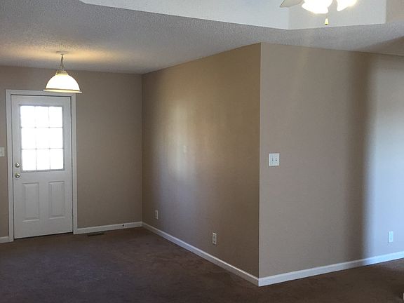 5th image of 347 Donna Dr