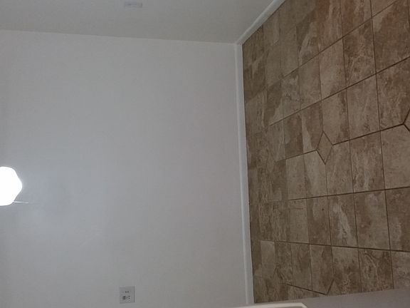 4th image of 81 Sheehan Ave