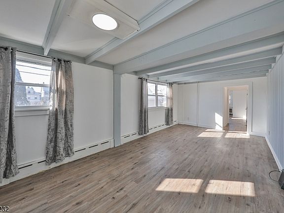 5th image of 444 James St #B