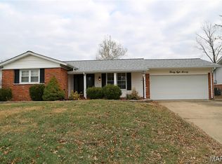 2870 Sussex Dr, Florissant, MO