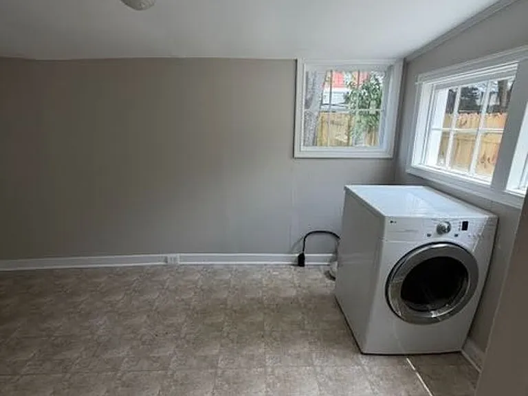 3438 Parkwood Ave — Photo 10