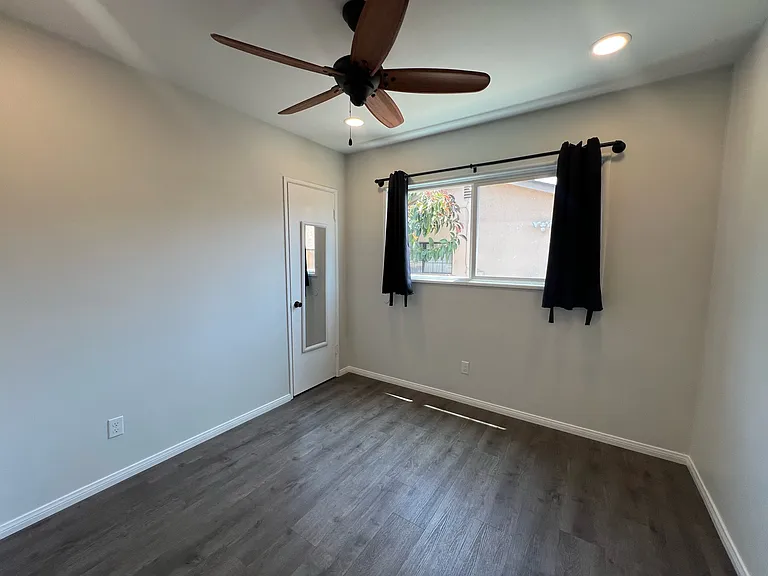 1502 Loranne Ave — Photo 15