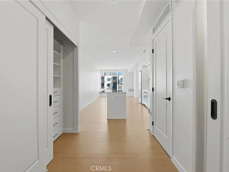1050 S Grand Ave #708 — Photo 3
