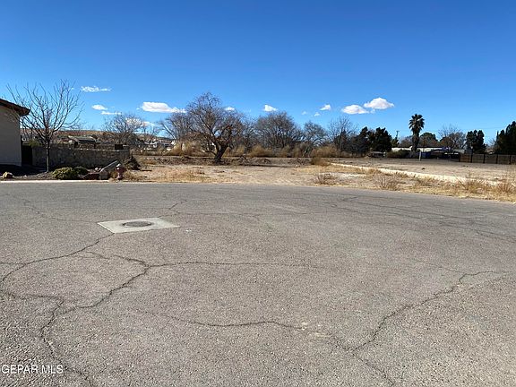 2nd image of 2201 Hacienda Rey Dr