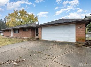 2140 Los Arrow Dr, Dayton, OH 45439
