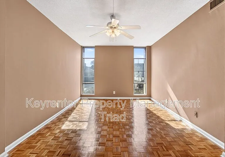 1101 N Elm St #104 — Photo 27