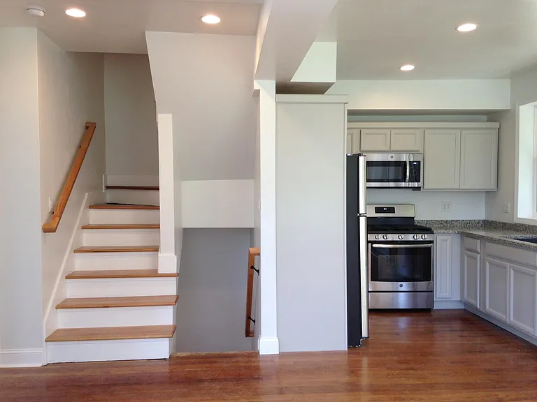 348 Waitman St — Photo 10