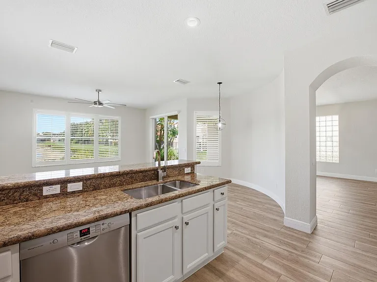 8895 Chestnut Ridge Way — Photo 12