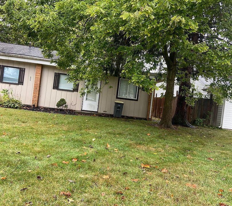 1st image of 925 Princess Dr Unit D