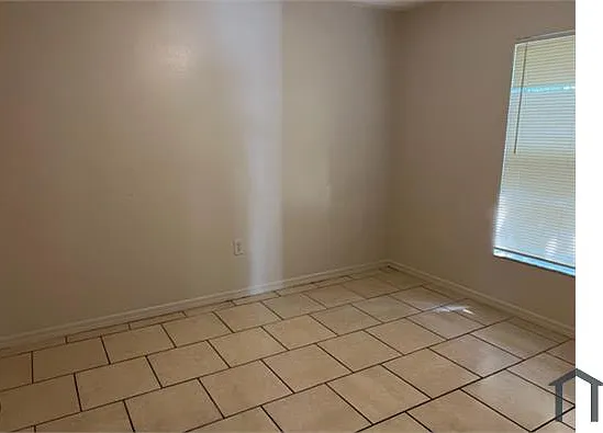 4204 E Hanna Ave — Photo 4