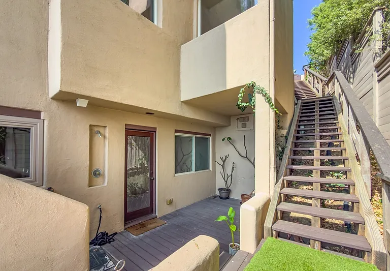 2594 Montgomery Ave #1 — Photo 34