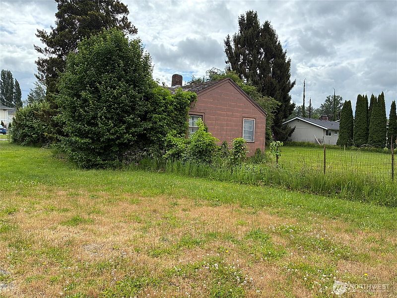 5th image of 1820 E College Way