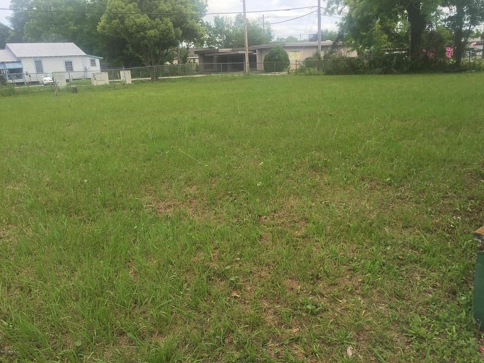 2nd image of 2146 McQuade St