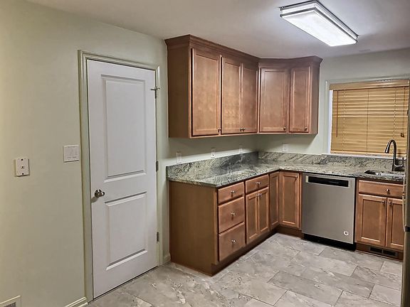 4th image of 1309 Titania Ln
