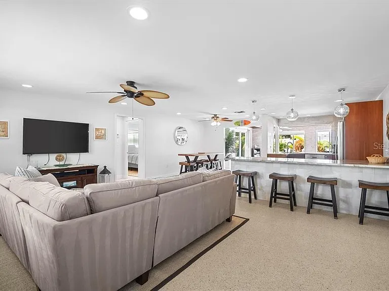 327 Avenida Milano — Photo 5