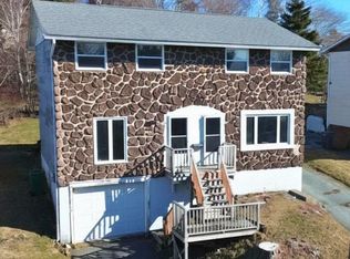 36 Regal Rd, Dartmouth, NS B2W4H6
