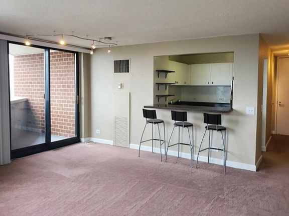 5th image of 3660 N Lakeshore Dr #4512