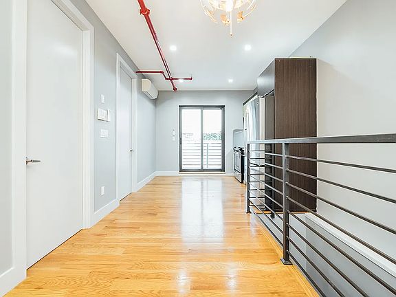 4th image of 368 Throop Ave #1B