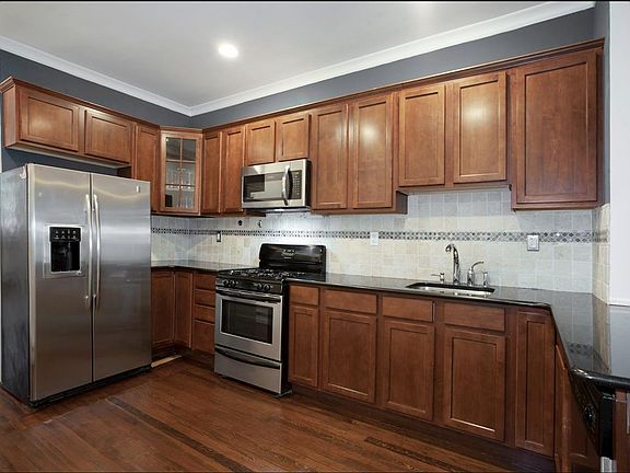 4th image of 366-5 7th St #1