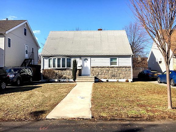 2nd image of 372 Stewart Ave