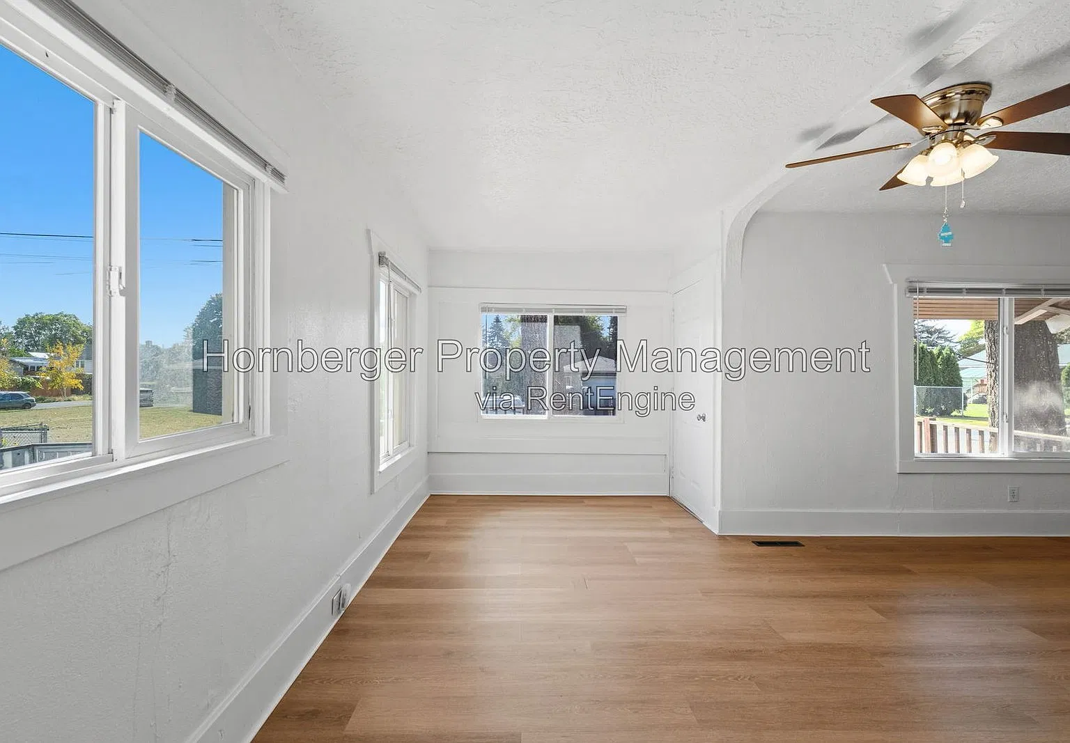 1 bed, 1.0 bath, 836 sqft, $1,250 — Photo 3