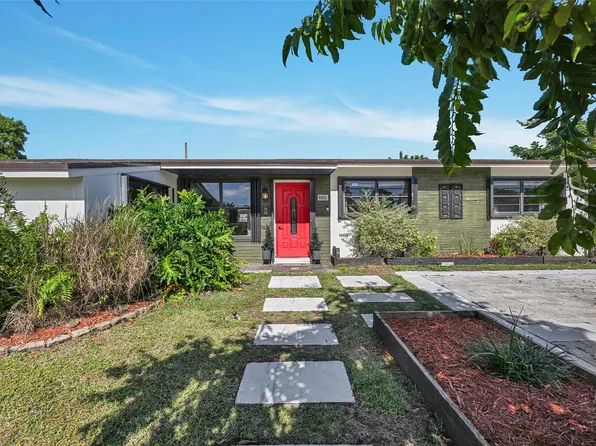 6881 SW 2nd Street, Pembroke Pines, FL 33023