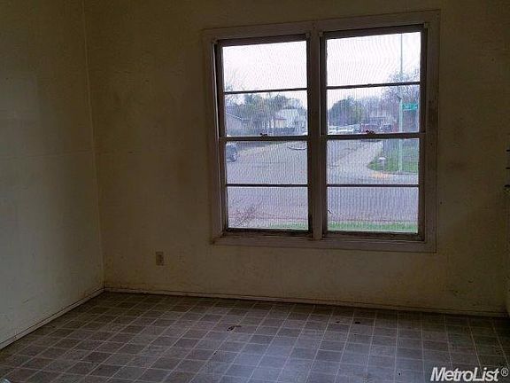 5th image of 4221 38th St