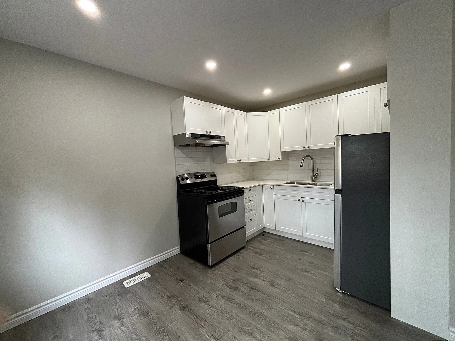 351 Murray Street Corunna — Photo 4