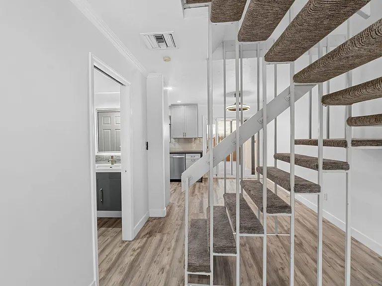 8009 Calle Fanita — Photo 15