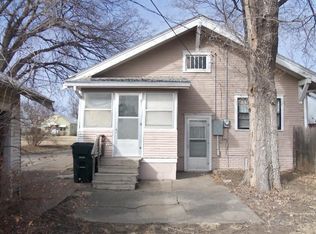 448 E 3rd St, Russell, KS 67665