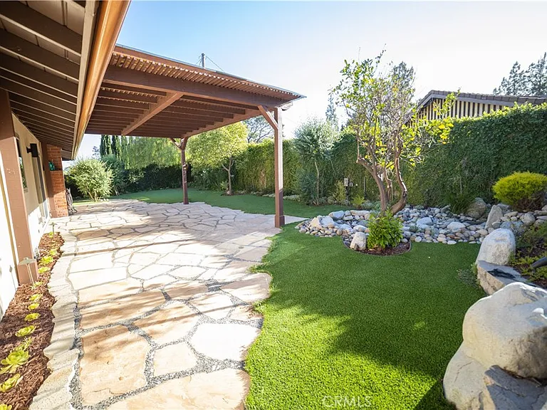 4935 Ocean View Blvd — Photo 23