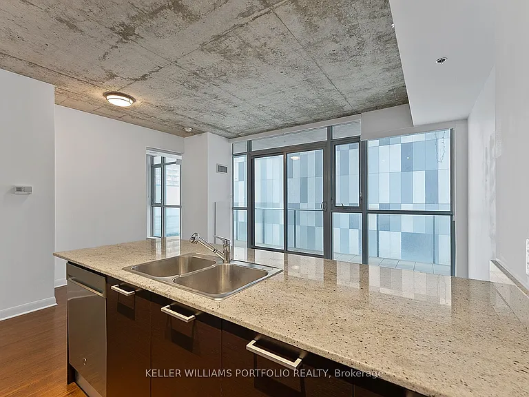 375 King St W #1805 — Photo 14