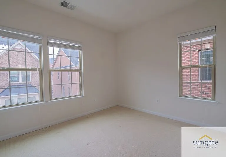 1724 Lantern Mews — Photo 25