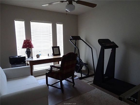 5th image of 1116 Markham Ln