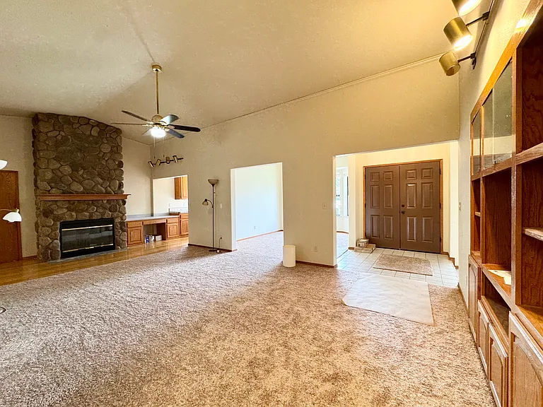 721 William Ct — Photo 7