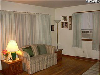3rd image of 460 Loomis Ave