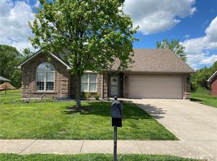 205 Deer Creek Dr, Sellersburg, IN 47172