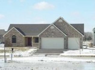 1152 Grace Dr, Yorkville, IL 60560