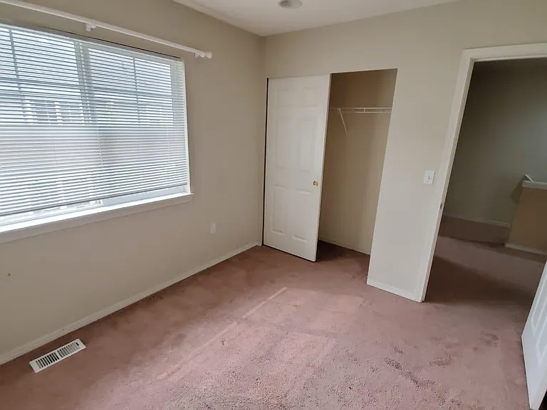 22651 NE 4th Pl — Photo 20