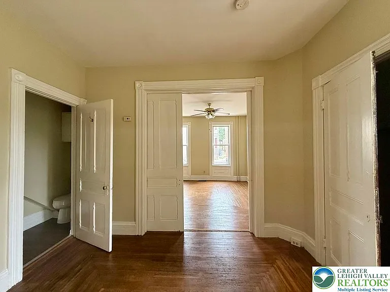 412 Cattell St — Photo 9