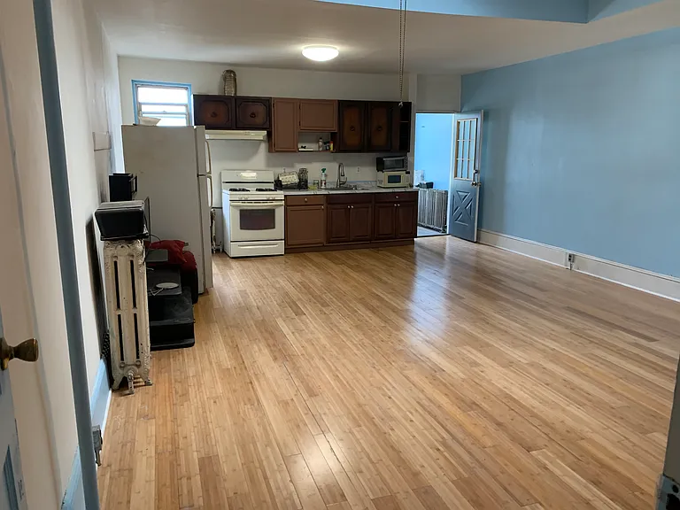2749 Kensington Ave #3 — Photo 1
