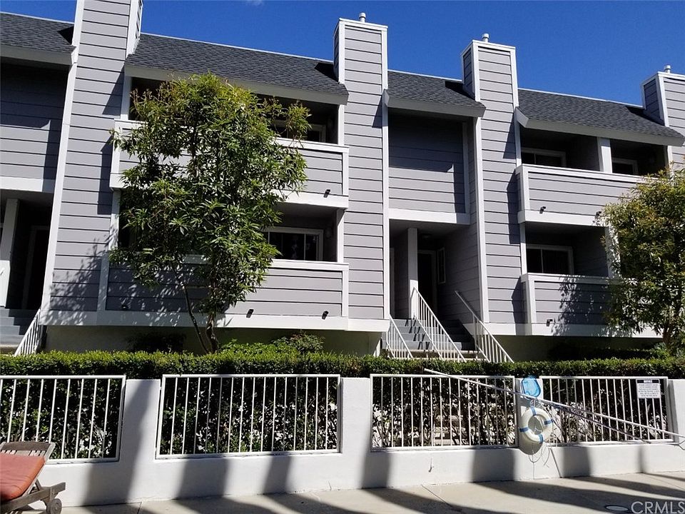 1st image of 13340 Burbank Blvd APT 11