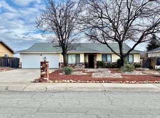 521 Teakwood Dr, Redding, CA 96003
