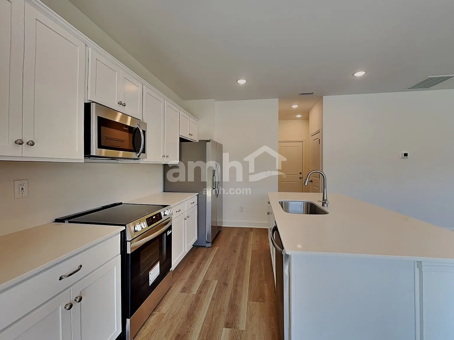 4 bed, 2.5 bath, 1977 sqft, $2,575 — Photo 3