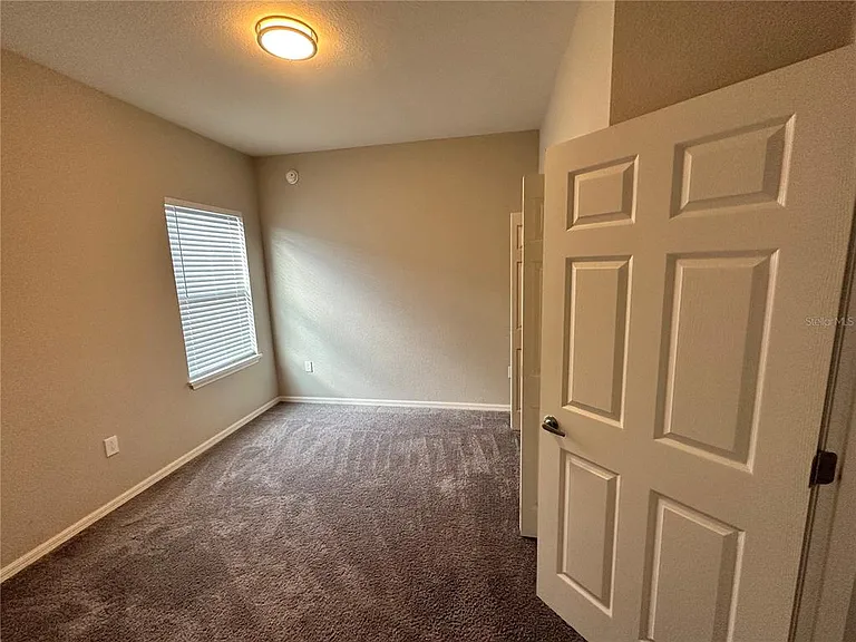 544 Gadsden Ln — Photo 13
