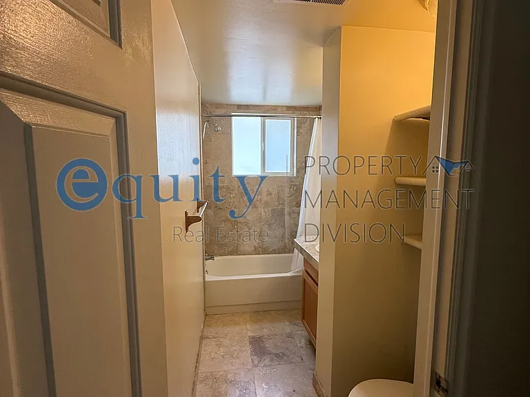 565 E 1st Ave #3 — Photo 2