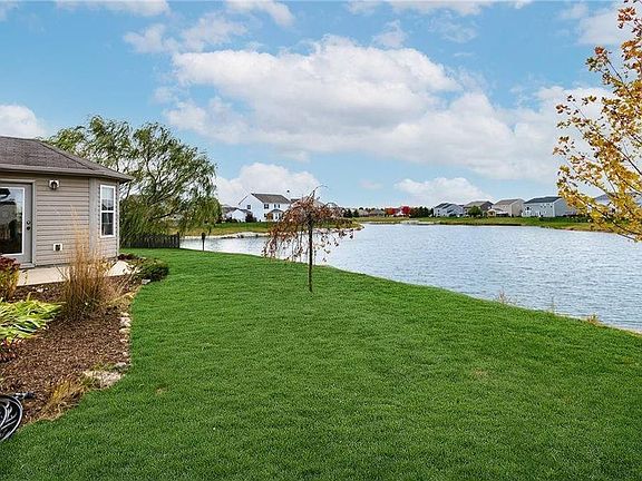 Small BBQ patio & Planting area in the backyard.