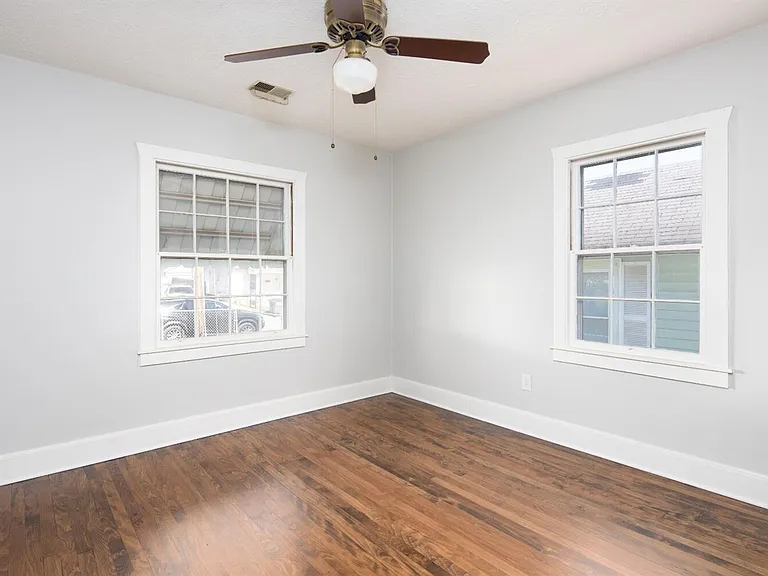 1220 Hammond Ave — Photo 9