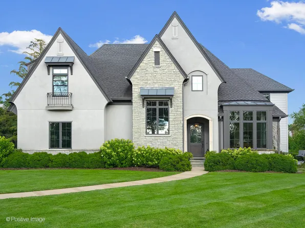 1561 Hawthorne Ln, Wheaton, IL 60189